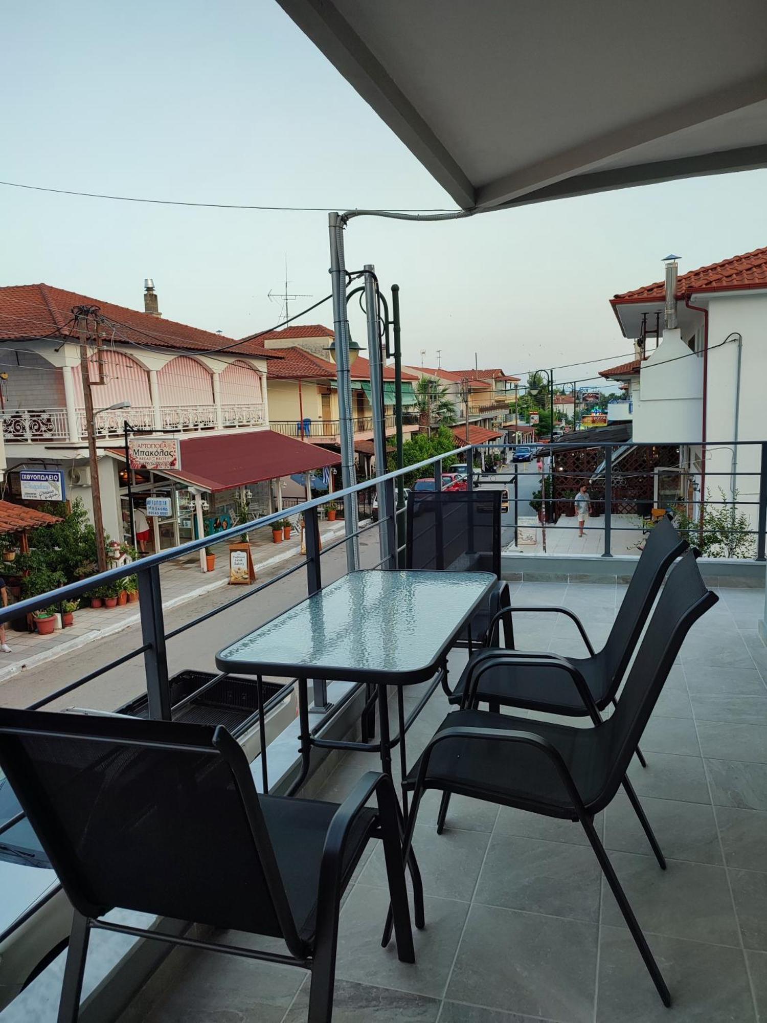 Alexander Luxury Apartments & Studios Metamórfoszi Szoba fotó
